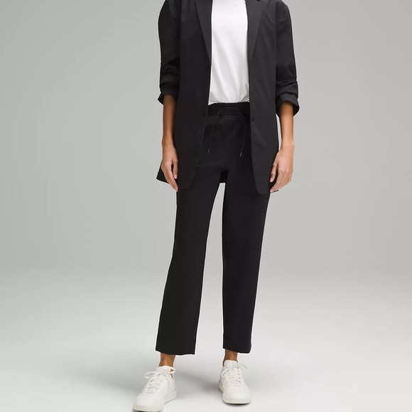 Lululemon Tapered-Leg Mid-Rise Pants 7/8 Length Luxtreme Black - Picture 1 of 16